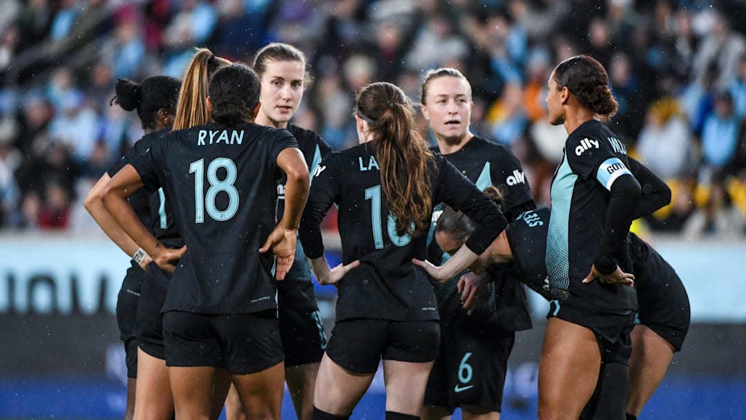 绿联星辰GS2200户外电源